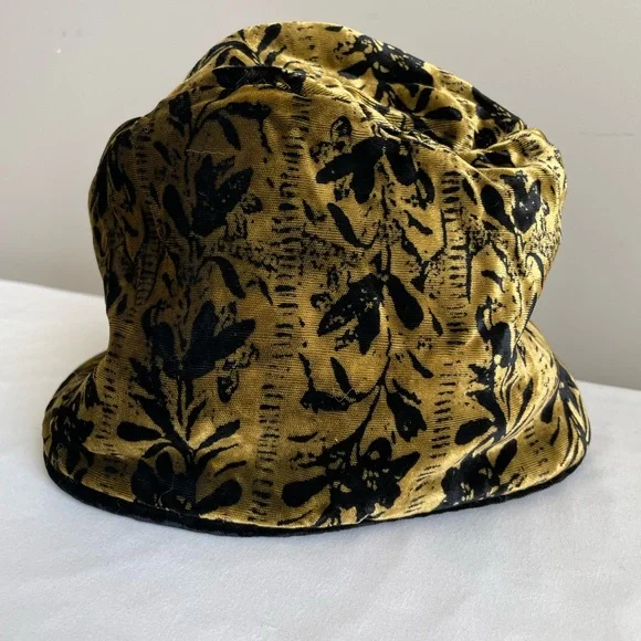 NWOT 90’s Reversible Plush Velvet Roll Brim Hat - Picture 3 of 4
